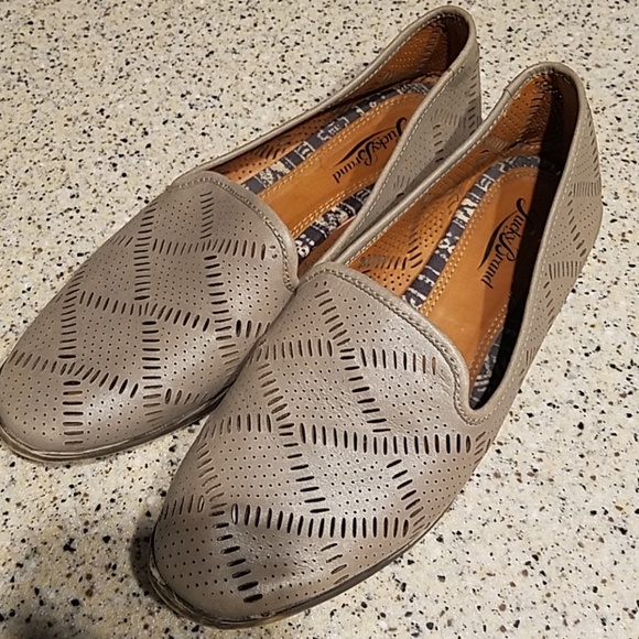 Lucky Brand Shoes - Lucky Brand SZ 7.5 leather cutout flats